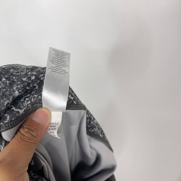 Athleta Girls XLarge 14 Gray Black Printed Chit Chat Tight Leggings Workout - Picture 11 of 11